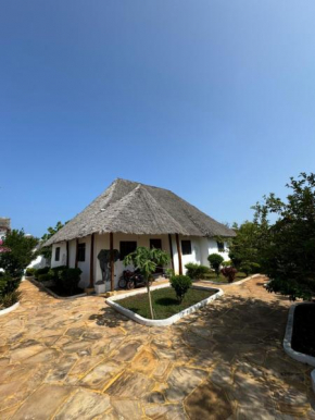 Makuti House including Private cook